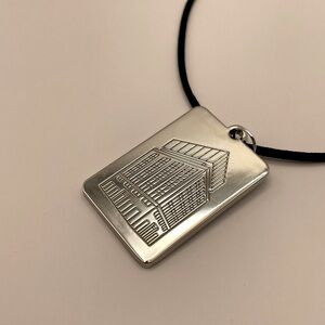 Rare Tiffany & Co The Landmark 727 Fifth Ave New York Pendant Necklace